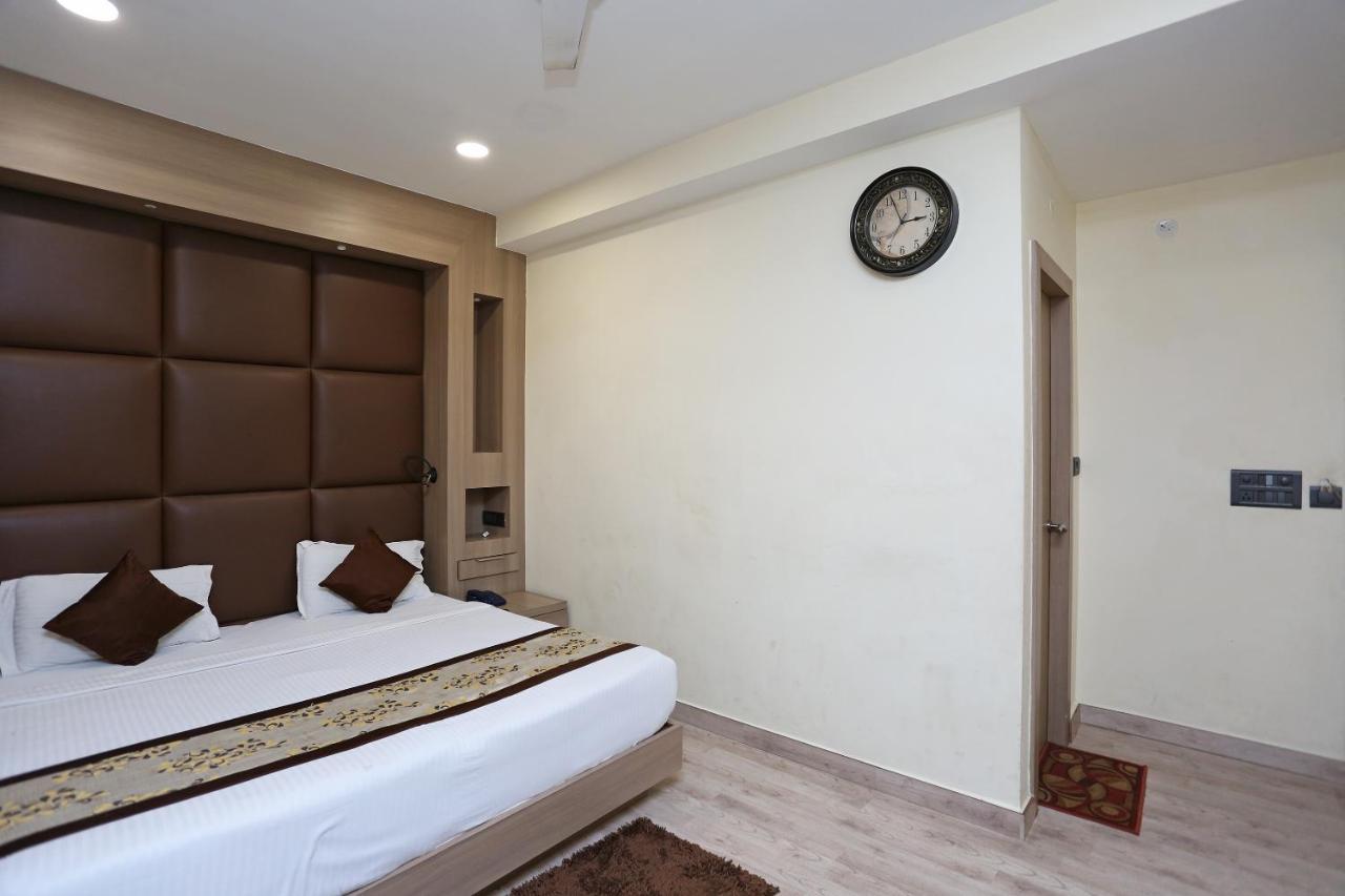 Capital O 5663 Gs Inn Chinhat Εξωτερικό φωτογραφία